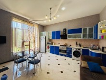 Mərdəkan  körpüsünə yaxın 5 sotda 4 otaqlı əşyalı ev satılır, -12