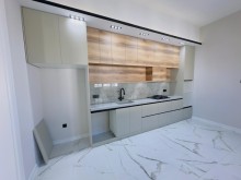 Şüvəlan qəsəbəsində 2 mərtəbəli villa satılır, -18