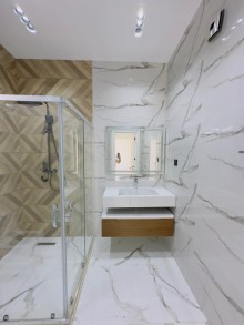 Şüvəlan qəsəbəsində 2 mərtəbəli villa satılır, -19