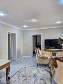 Mərdəkan qəsəbəsində, villaların yerləşdiyi məhəllədə, -8