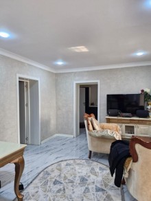 Mərdəkan qəsəbəsində, villaların yerləşdiyi məhəllədə, -13