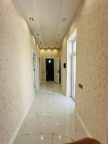 Mərdəkanda hovuzlu evlərin satışı. 1 mərtəbəli 4 otaqlı ev 140 m2, -6