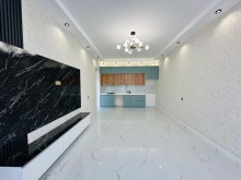 Mərdəkanda hovuzlu evlərin satışı. 1 mərtəbəli 4 otaqlı ev 140 m2, -8