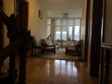 Bakıxanov qəsəbəsində villa ev satılır, -13