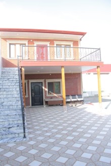 Gəncə şəhərində 1 hektar ərazidə 3 həyət evi olan kompleks satılır, -9