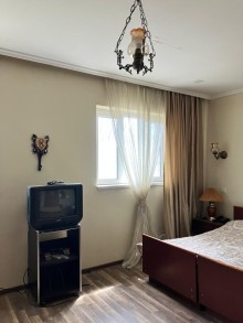 Pirşağının mərkəzində Satılır Həyət evi, -16