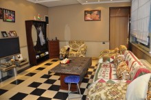 Gənclikdə "Milyonerlər Məhəlləsi"də, 3 mərtəbəli  Villa, -12