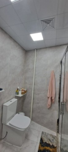 İnşatçılar prospekti,Statistika komitəsinin yanı Köhnə Tikili, -15